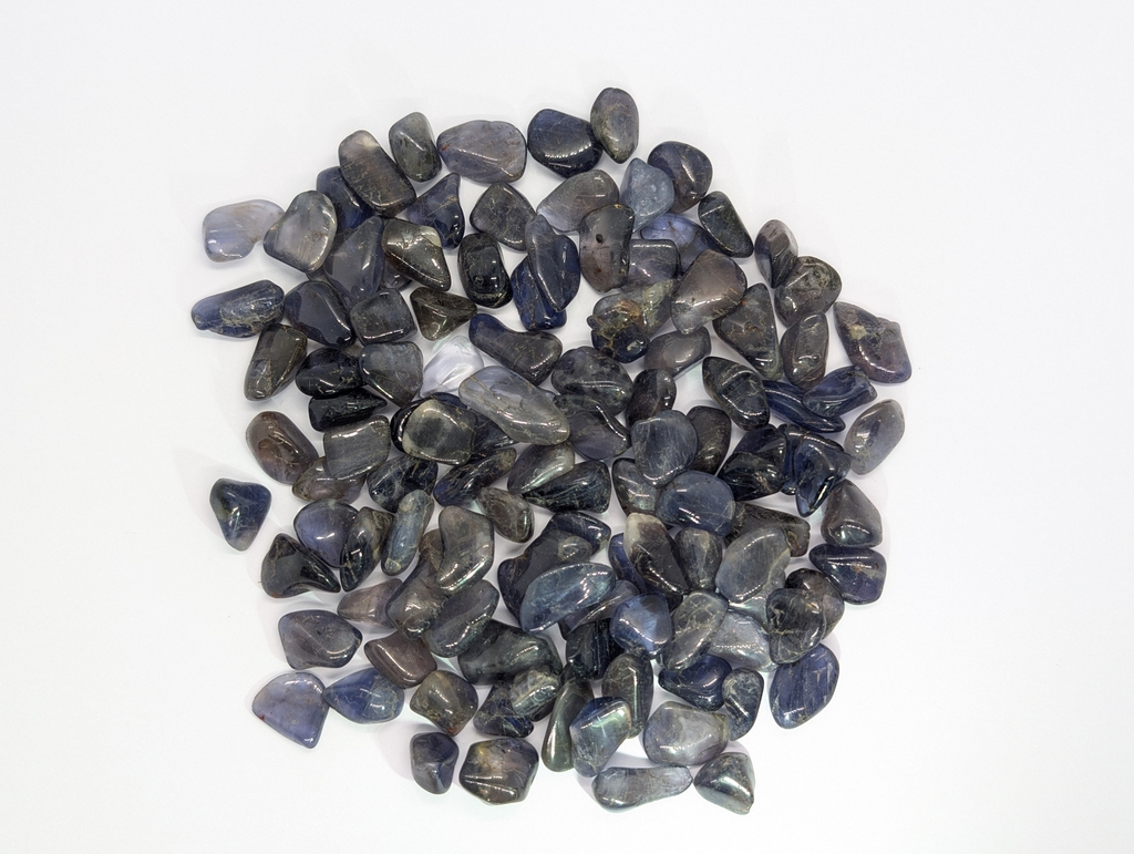 Cordierite var. Iolite