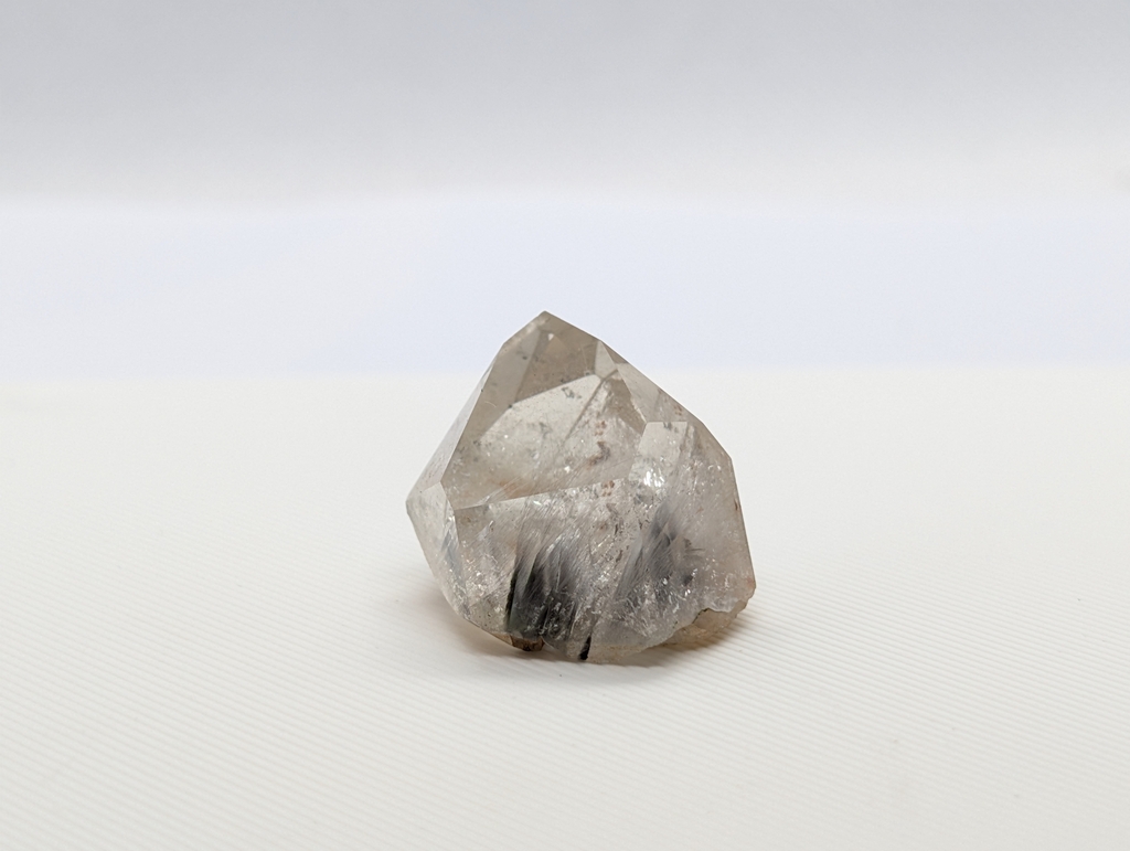 Brookite and Rutile in Quartz